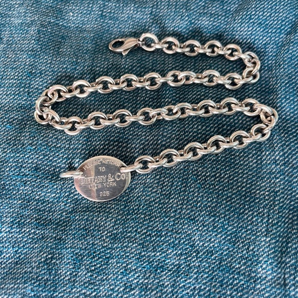 Return to Tiffany Oval Tag Necklace - Picture 3 of 5